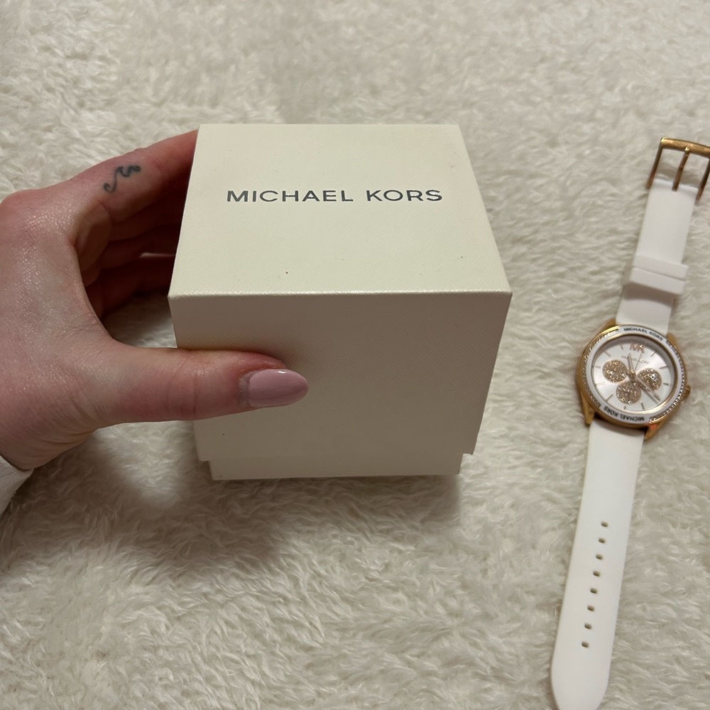 Michael Kors Gold and White Women's Watch - Picture 6 of 7